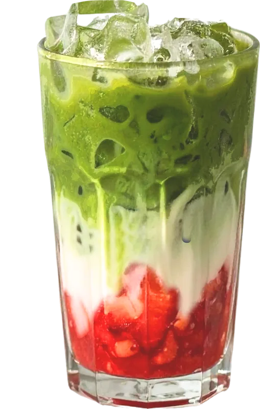 Strawberry Matcha MOOS - matcha truskawkowa na mleku kokosowym w wysokiej szklance
